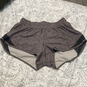 lululemon athletics gray hotty hots ! 2.5 inseam in great condition !